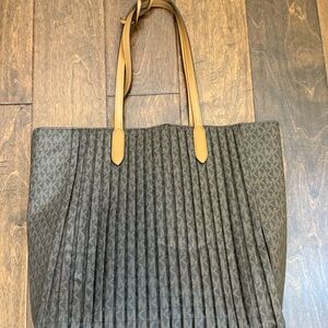 Sinclair Large Pleated Logo Tote Bag